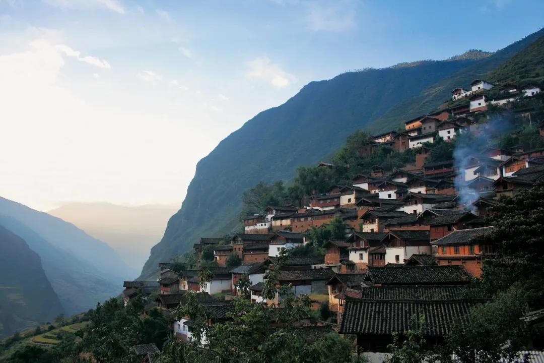 麗江石頭城，巖石上的棲居